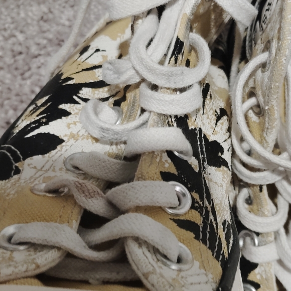 Converse Flower High-Top Sneakers - Picture 9 of 11